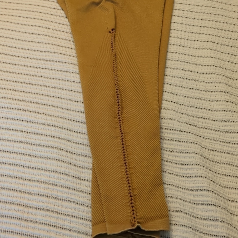 Offline Seamless Macrame high waisted Mustard Yellow leggings Side Detail Sz L - Picture 6 of 10
